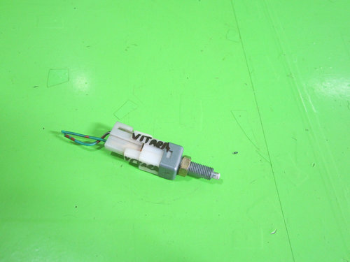 COMUTATOR PEDALA FRANA / SWITCH LUMINI FRANA SUZUKI VITARA 4x4 FAB. 1988 – 2002 ⭐⭐⭐⭐⭐