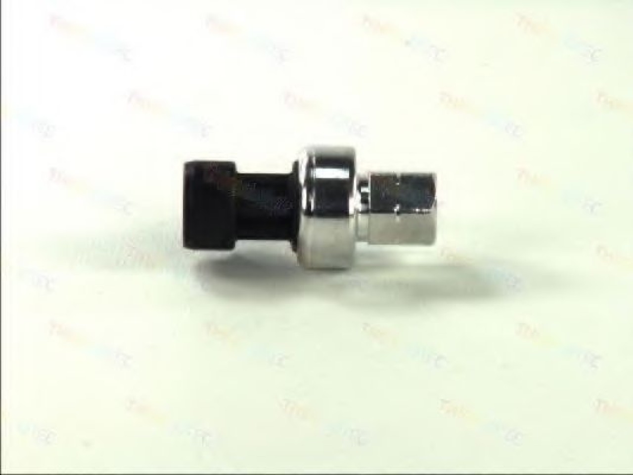 Comutator presiune, aer conditionat OPEL ASTRA H GTC (L08) (2005 - 2016) THERMOTEC KTT130005 piesa NOUA