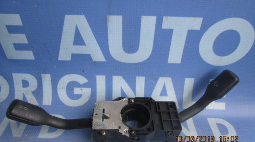 Comutator semnal-stergatoare Audi A4 ; 4D0953513D