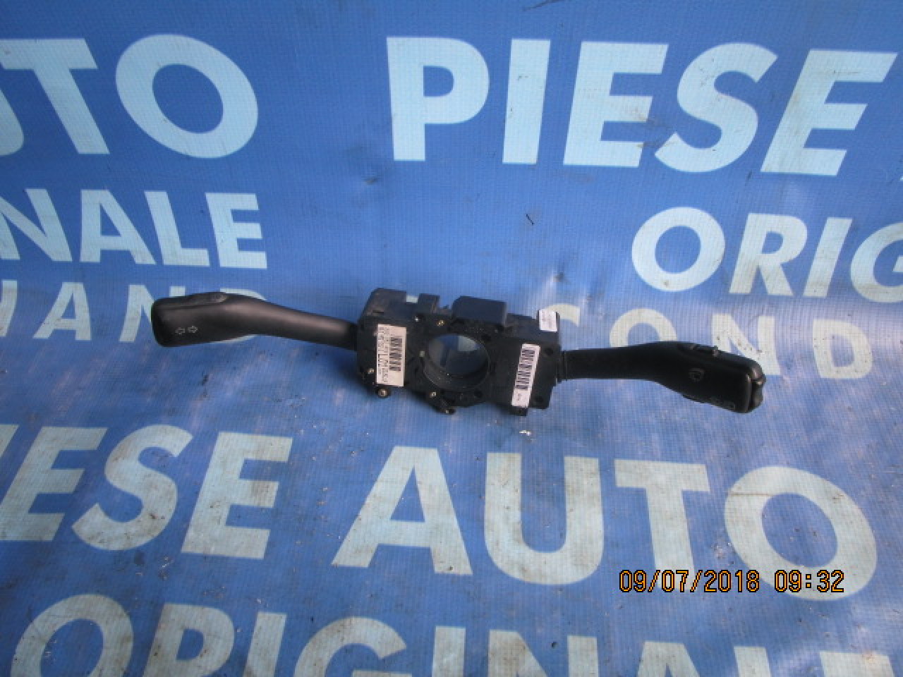 Comutator semnal-stergatoare Skoda Fabia ;8L0953513