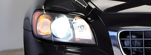 Concureaza cu BMW Seria 3, Audi A4 si Mercedes C-Class, dar pentru multi e doar o mare necunoscuta. Masina din 2007 are un motor turbo in cinci cilindri, scaune cu memorie si plafon retractabil