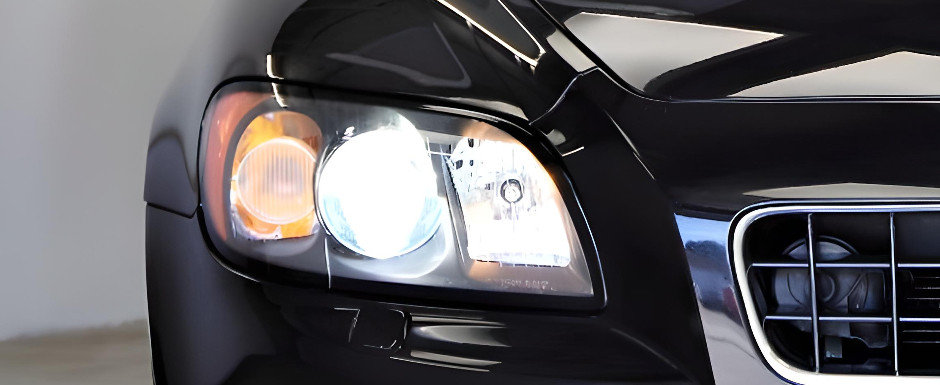 Concureaza cu BMW Seria 3, Audi A4 si Mercedes C-Class, dar pentru multi e doar o mare necunoscuta. Masina din 2007 are un motor turbo in cinci cilindri, scaune cu memorie si plafon retractabil Concureaza cu BMW Seria 3, Audi A4 si Mercedes C-Class, dar pentru multi e doar o mare necunoscuta. Masina din 2007 are un motor turbo in cinci cilindri, scaune cu memorie si plafon retractabil
