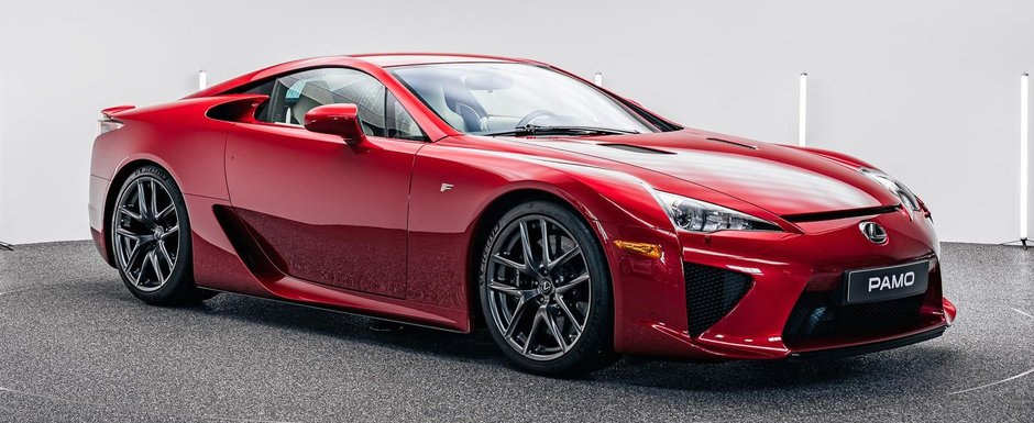 Concureaza cu Ferrari si Lamborghini, dar e construita la fabrica Toyota. Masina din 2014 se lauda cu un motor V10 care se tureaza pana la 9.000 rpm si o caroserie din fibra de carbon Concureaza cu Ferrari si Lamborghini, dar e construita la fabrica Toyota. Masina din 2014 se lauda cu un motor V10 care se tureaza pana la 9.000 rpm si o caroserie din fibra de carbon