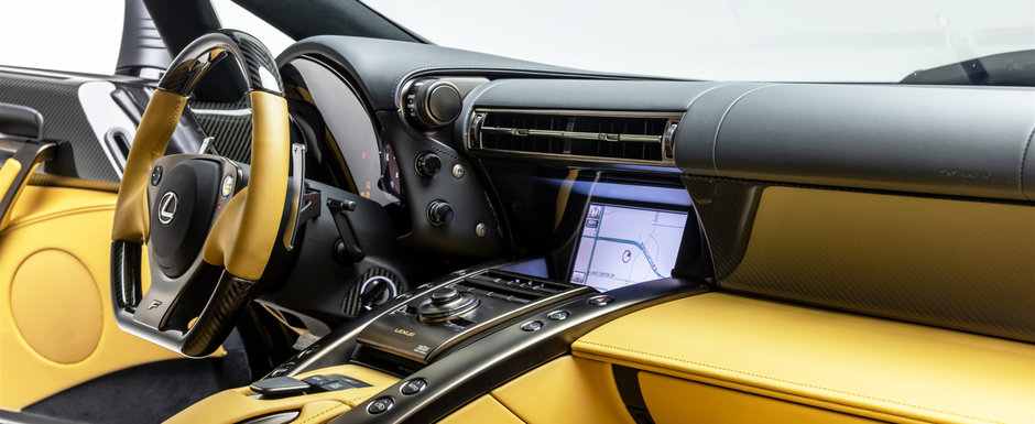 Concureaza cu Ferrari si Lamborghini, dar e construita la fabrica Toyota. Masina din 2012 are motor V10 si evacuare Yamaha Concureaza cu Ferrari si Lamborghini, dar e construita la fabrica Toyota. Masina din 2012 are motor V10 si evacuare Yamaha