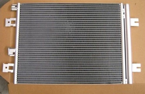 Condensator radiator AC Dacia Sandero 2008-2012 NOU 8200741257