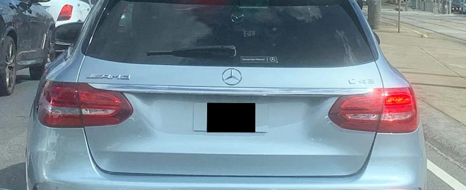 Conduce una dintre cele mai scumpe masini din lume, insa nu toti stiu acest lucru. Pentru multi este doar un alt Mercedes C-Class