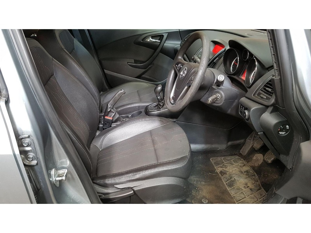 Conducta AC Opel Astra J 2012 Hatchback 1.7 CDTI LPV/A17DTJ