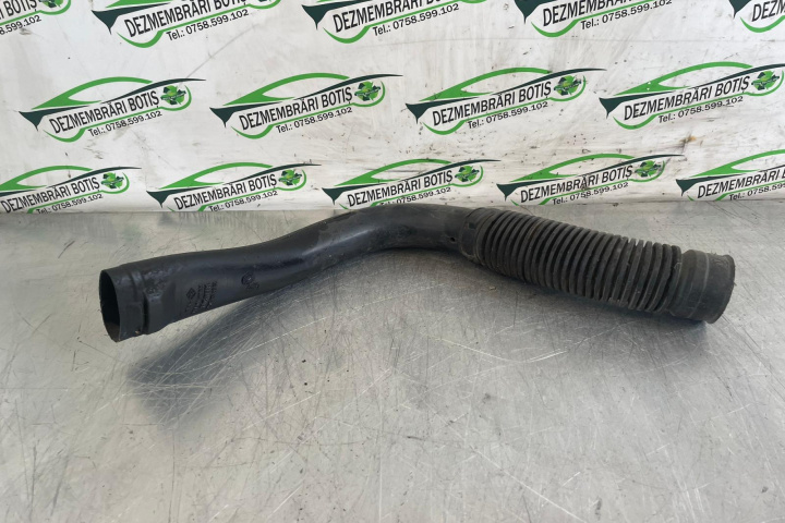 Conducta aer 8200238305 C Renault Megane 2 [2002 - 2006] Hatchback 5-usi 1.5 dCi MT (82 hp)