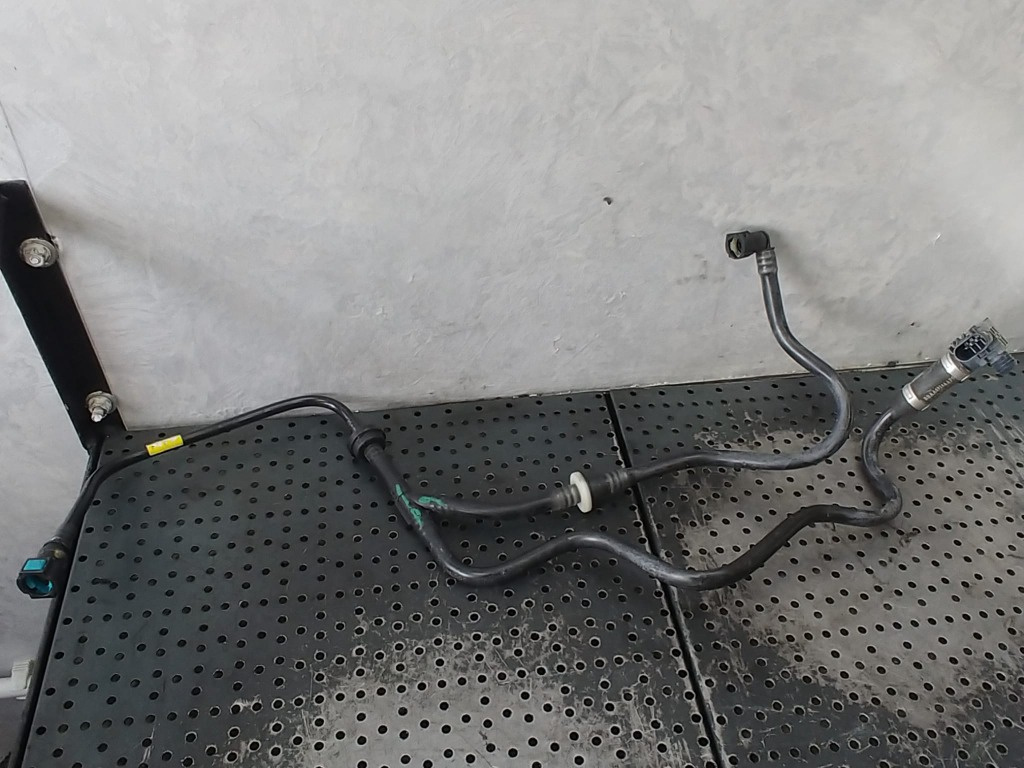 Conducta alimentare cu senzor 1.4 b b14xer opel corsa e 0265006315
