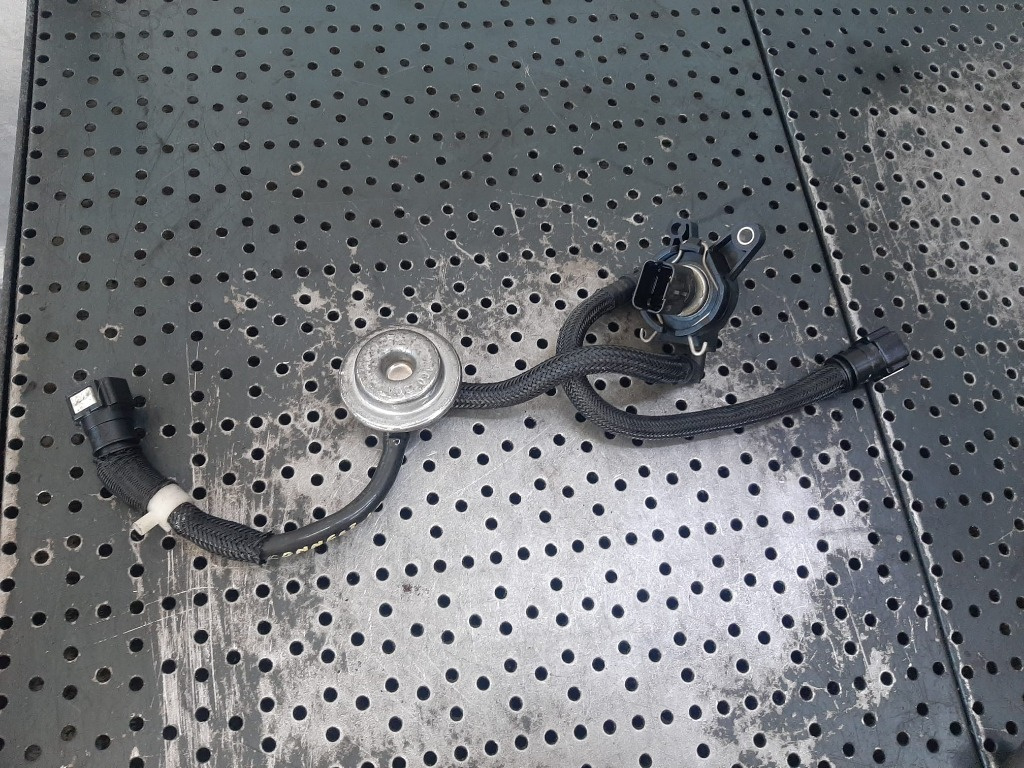 Conducta alimentare cu senzor 1.5 tdci xucd ford transit connect 81cp38-01