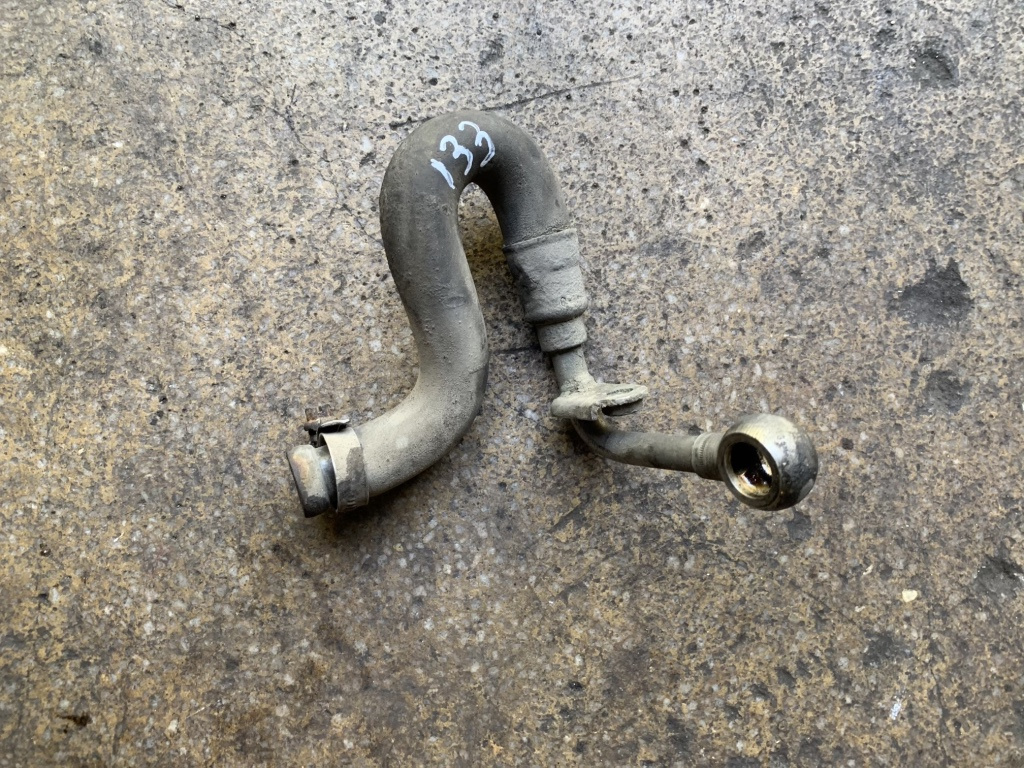 Conducta apa Volkswagen VW Passat B5 [1996 - 2000] Sedan 4-usi 1.8 MT (150 hp) (3B2) 1.8T 20V