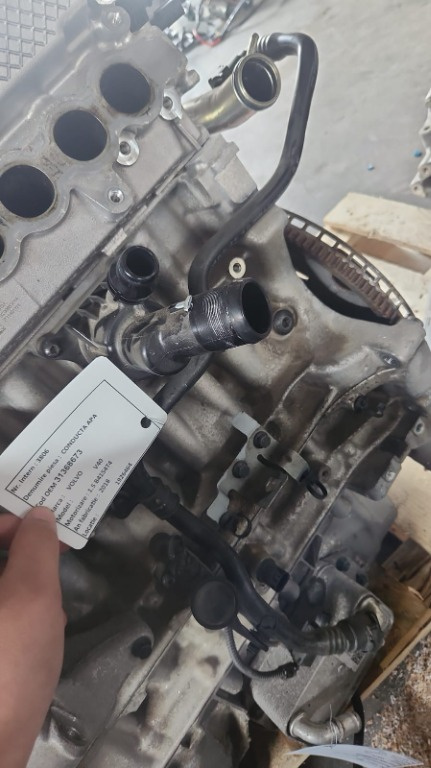 Conducta apa Volvo V40 S40 cod 31368673