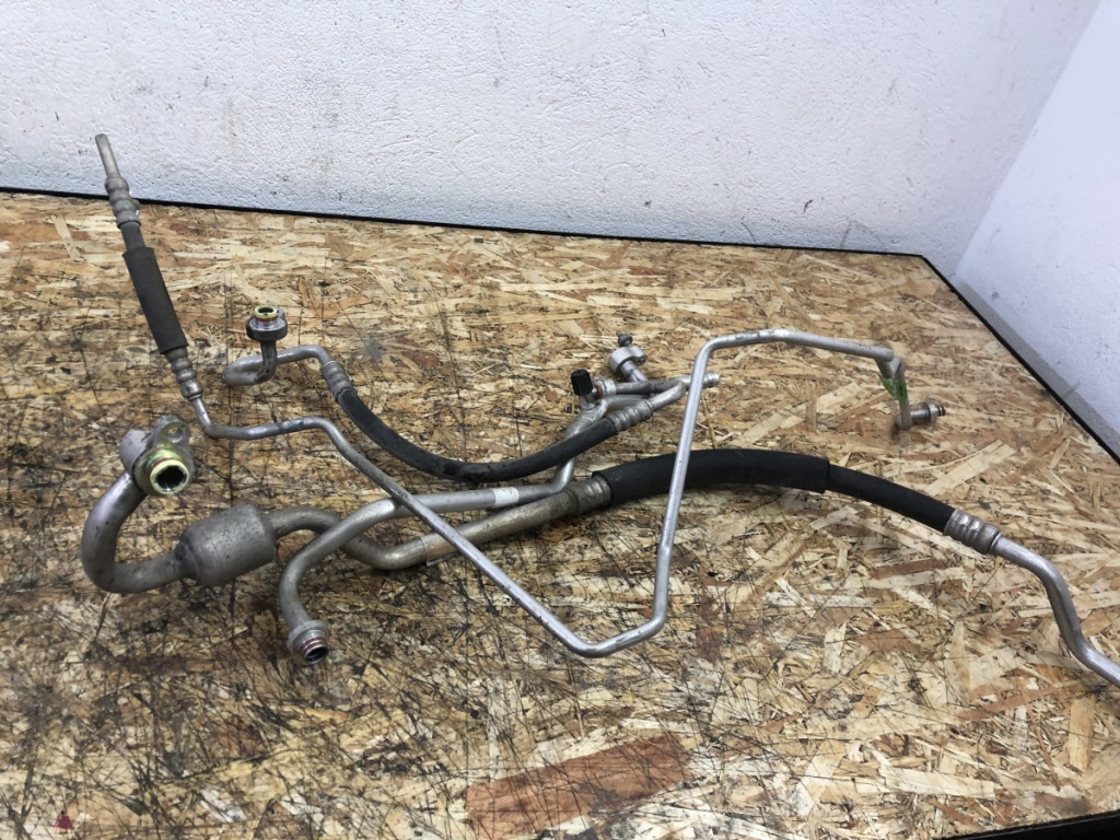 Conducta clima Ford Fiesta MK7 hatchback 2012 (AP319A704DB)