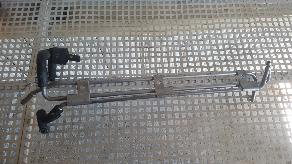 Conducta combustibil OEM 038130309E