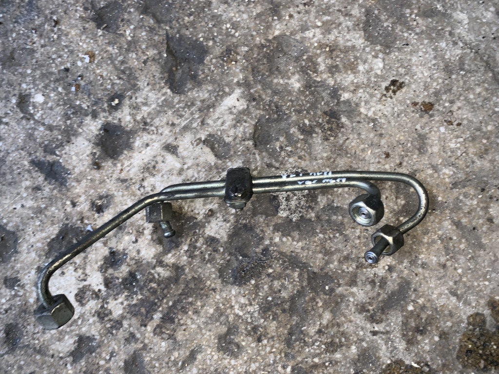 Conducta combustibil Volkswagen Golf 4 [1997 - 2006] Hatchback 5-usi 1.9 TDI MT (90 hp) (1J1)