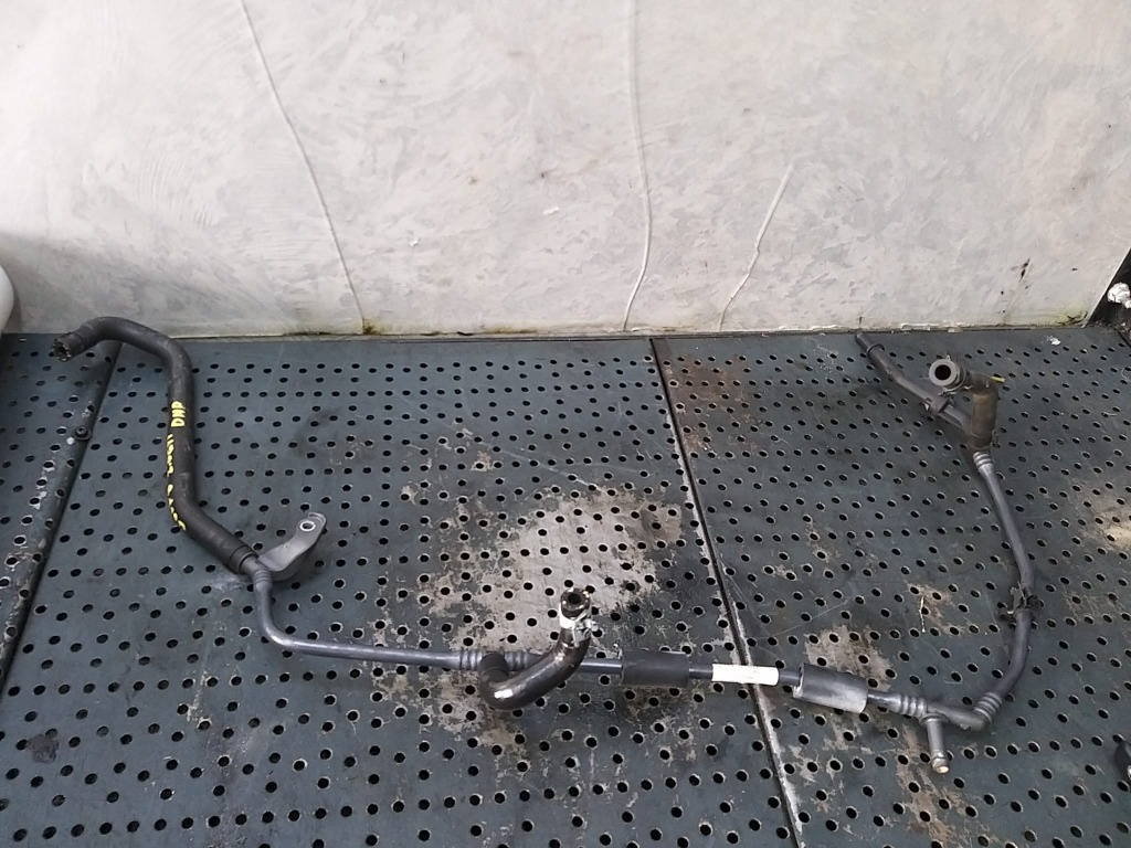 Conducta furtun apa 2.0 gti vw golf 8 06k121034