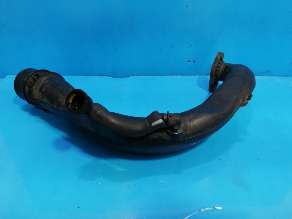 Conducta / Furtun intercooler Nissan Qashqai 1.5 DCI 2010 8200645723