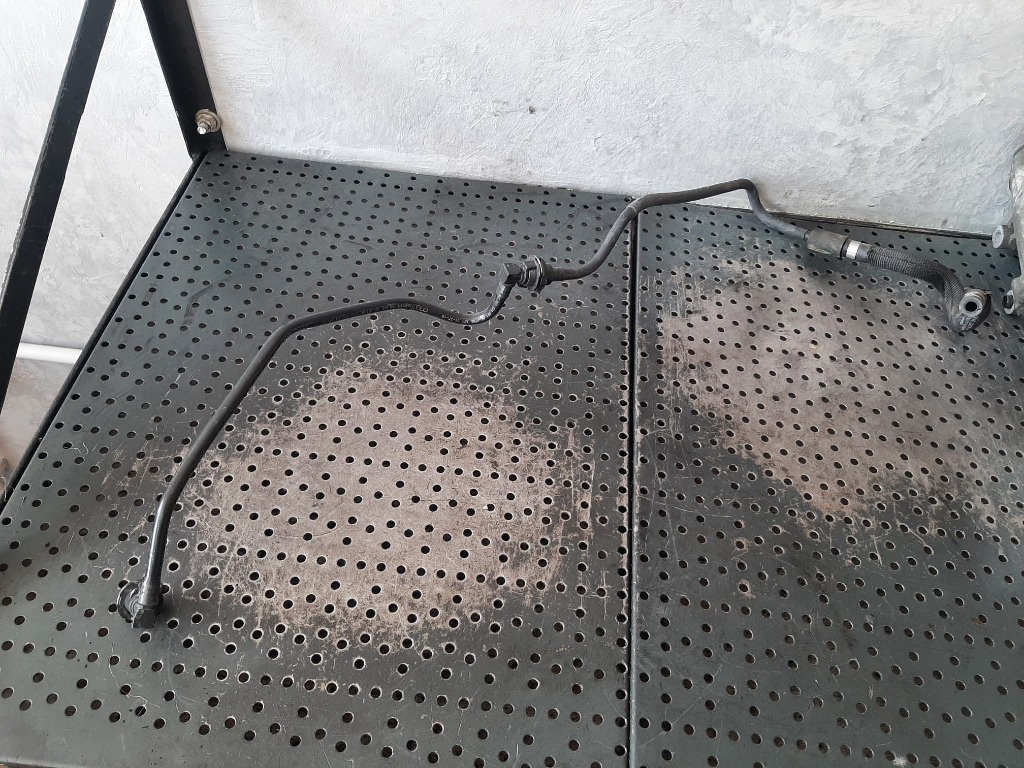 Conducta furtun vacuum 2.0 tdi deu audi a4 b9 8w 8w0121081ak