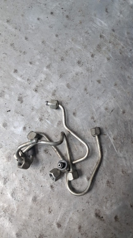 Conducta injector Renault Megane 1.5 dci 110 CP cod motor K9K transinie manuala an 2015