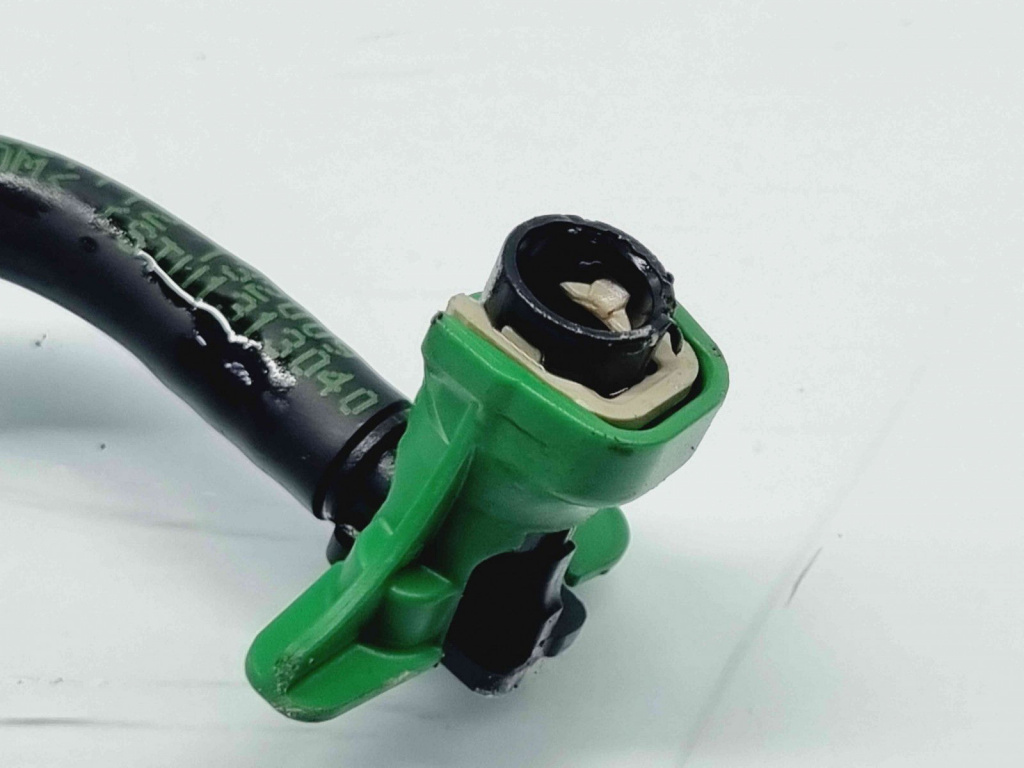 Conducta retur injectoare Volvo V40 [Fabr 2013-2019] OEM 1.6 D4162T 84KW / 115CP 1.6 D4162T 84KW / 115CP