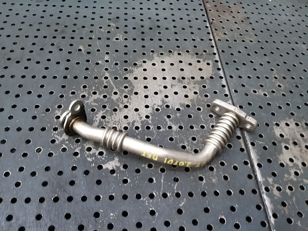 Conducta retur ulei 2.0 tdi audi a4 b9 8w 04l145736h