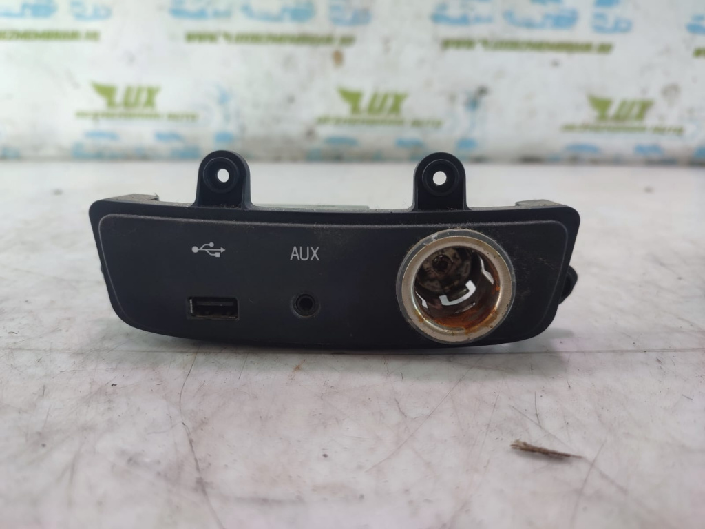 Conector auxiliar USB 202008944 SsangYong Korando 3 [2010 - 2013] 2.0 e-XDI D20DTF