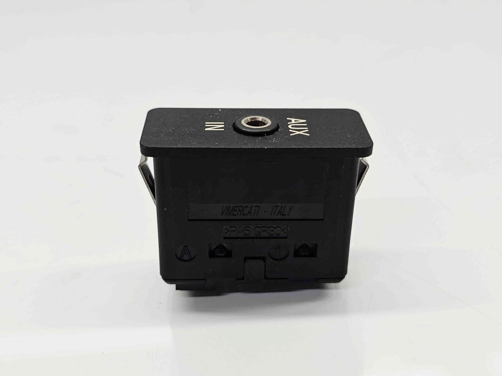 Conector auxiliar USB Bmw 3 (E90) [Fabr 2005-2011] 6930561