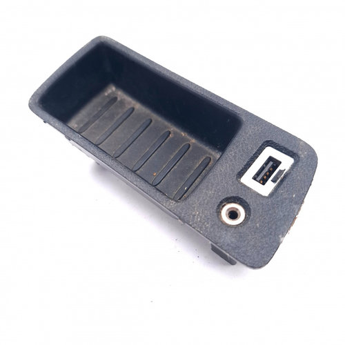 Conector Auxiliar Usb Ford Focus Mk 2 2005-2010 1.6 Tdci G8Db Motorina 8M51A045P40Aaw, 8M51-A045P40-...
