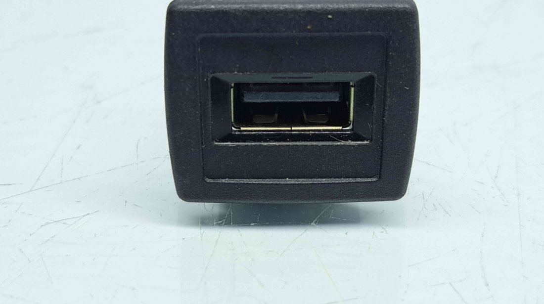 Conector auxiliar USB Mercedes Clasa E (W212) [Fabr 2009-2016] A2188200187
