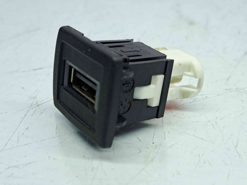 Conector auxiliar USB Mercedes Clasa E (W212) [Fabr 2009-2016] A2188200187