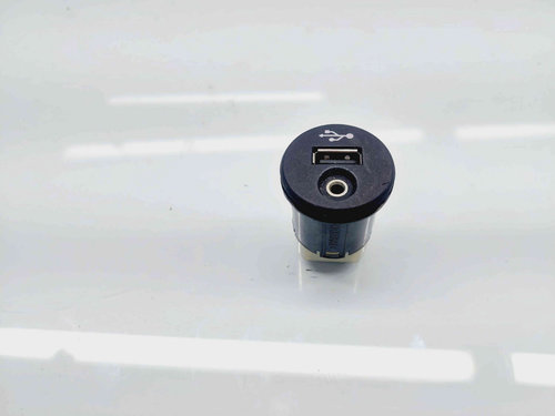 Conector auxiliar USB Nissan Juke [Fabr 2010-2014] Hatchback 28023-BH00A