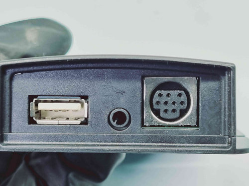Conector auxiliar USB Renault Laguna 3 Combi [Fabr 2007-2015] 7711423607