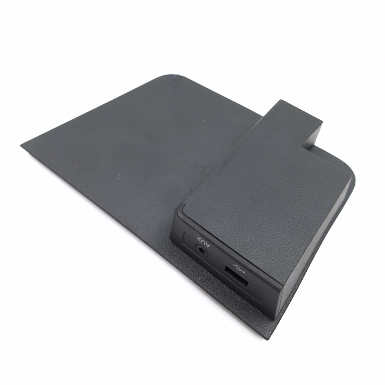 Conector Auxiliar Usb Seat Toledo 4 (Kg3) 2012 > 1.6 Tdi Cayc Motorina 5Jb857367A, 5Jb 857 367 A, 5Jb857367, 5Jb 857 367, 2348786