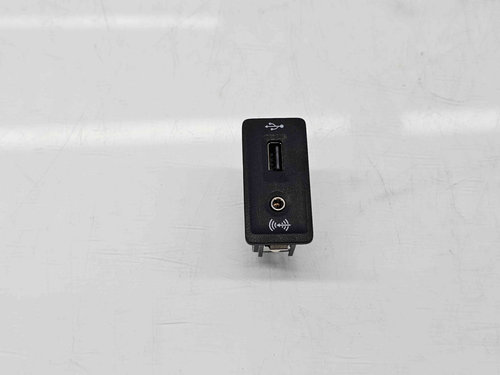 Conector auxiliar USB Volkswagen Passat B8 (3G2) [Fabr 2015-prezent] 5G0035222