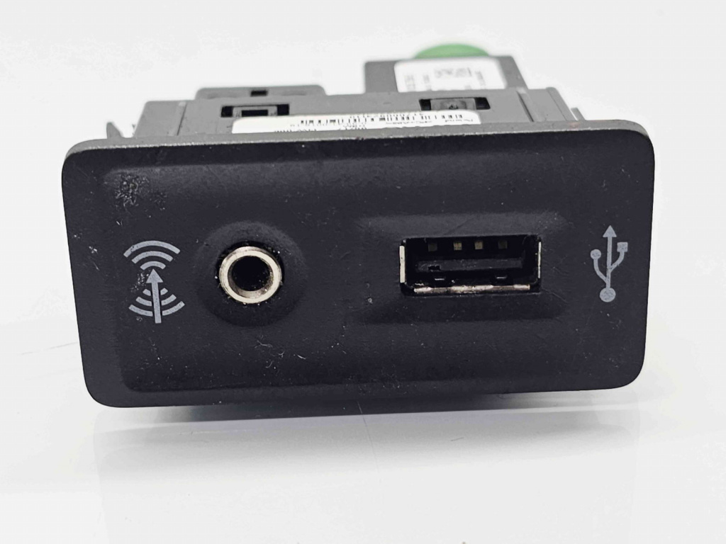 Conector auxiliar USB Volkswagen Passat B8 (3G2) [Fabr 2015-prezent] 5G0035222E