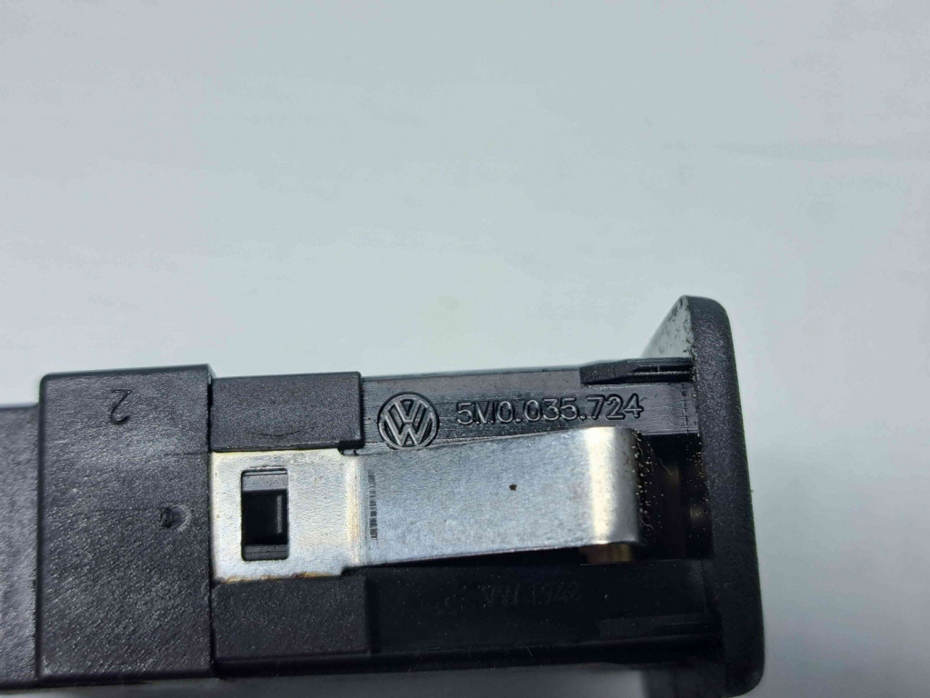 Conector auxiliar USB Volkswagen Tiguan (5N) [Fabr 2007-2016] 5M0035724