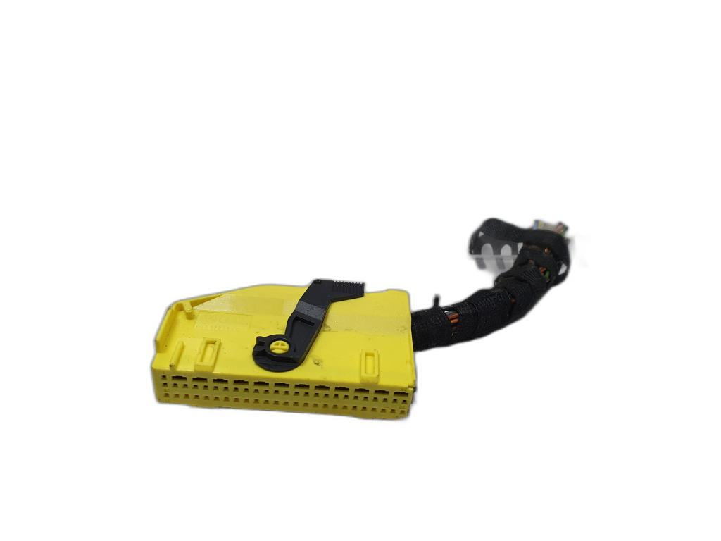 Conector calculator airbag Skoda Superb (3U4) Berlina 2005 1.9 TDI SKODA SUPERB (3U4) [ 2001 - 2008 ] OEM 6Q0972509G