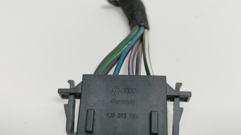 Conector electric VOLKSWAGEN PASSAT (365) [ 2010 - 2014 ] 1.6 TDi BlueMotion (CAYC) 77KW|105HP VAG OEM 1J0972754