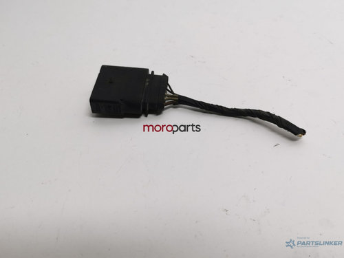 Conector priza AUX VOLKSWAGEN TOURAN 1T1, 1T2 2003 - 2010 TDI BMM, VOLKSWAGEN JETTA III 1K2 2004 - 2...