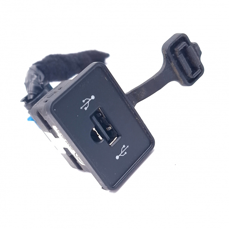 Conector Usb Fiat Grande Punto (199) 2005-2012 1.4 350 A1.000 Benzina 735429751, 735429751A653, 15498780 Delphi