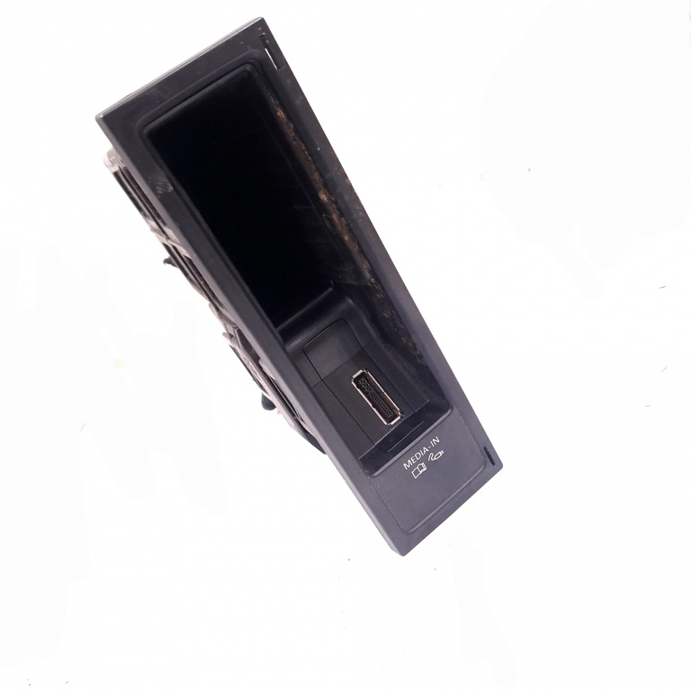 Conector Usb Vw Passat B7 2010-2014 5N0035342E, 1000003007, Kw3711, 7660861519