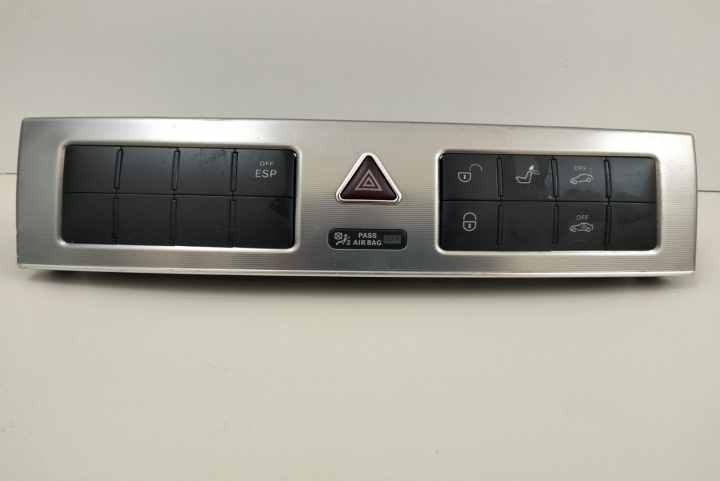 Consola butoane A2038701710 Mercedes-Benz C-Class W203/S203/CL203 [2000 - 2004]