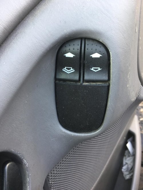 Consola Butoane Actionare Geamuri Electrice Ford Focus 1 1998 - 2005