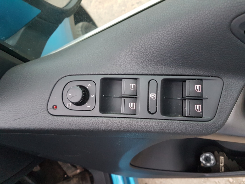 Consola Butoane Actionare Geamuri VW Tiguan Non Facelift 2007 - 2011