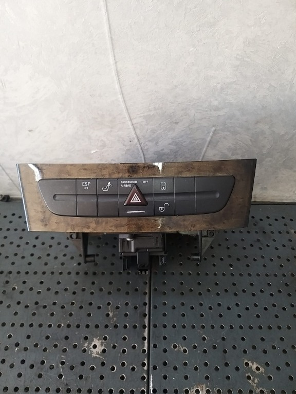 Consola butoane magazie cd mercedes e class w211 a2116800552
