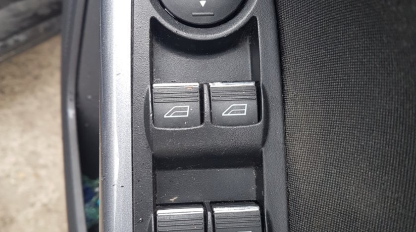 Consola Buton / Butoane Actionare / Reglaj Geamuri si Oglinzi Ford Focus 3 2011 - 2014