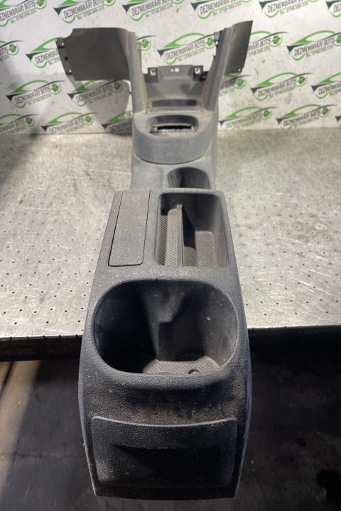 Consola centrala 2 K0 863 241C Volkswagen VW Caddy 3 [2004 - 2010] Maxi minivan 4-usi 1.9 TDI MT (105 hp)