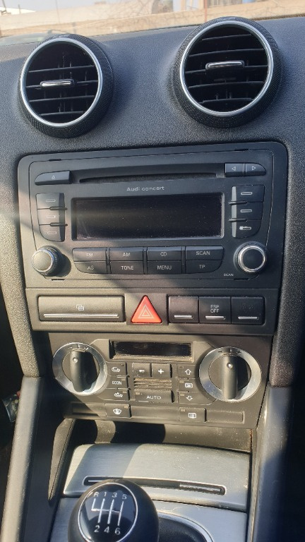 Consola centrala Audi A3 8L 2007 Hb 2.0