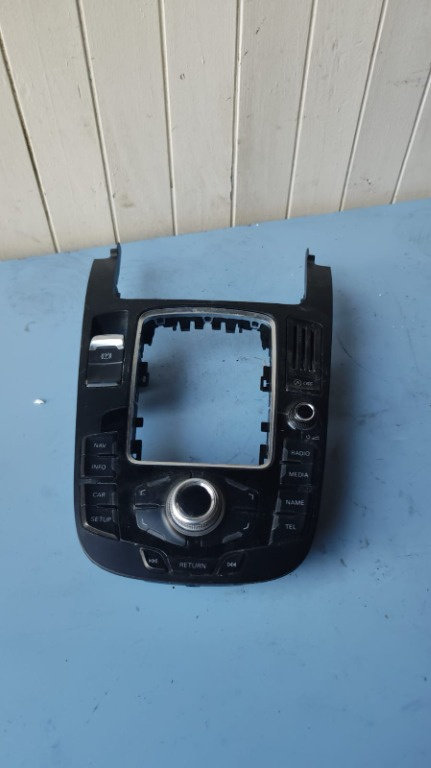 Consola centrala Audi A4 A5 2.0 TDI cod motor CAGA an 2011 cod 8T0919609