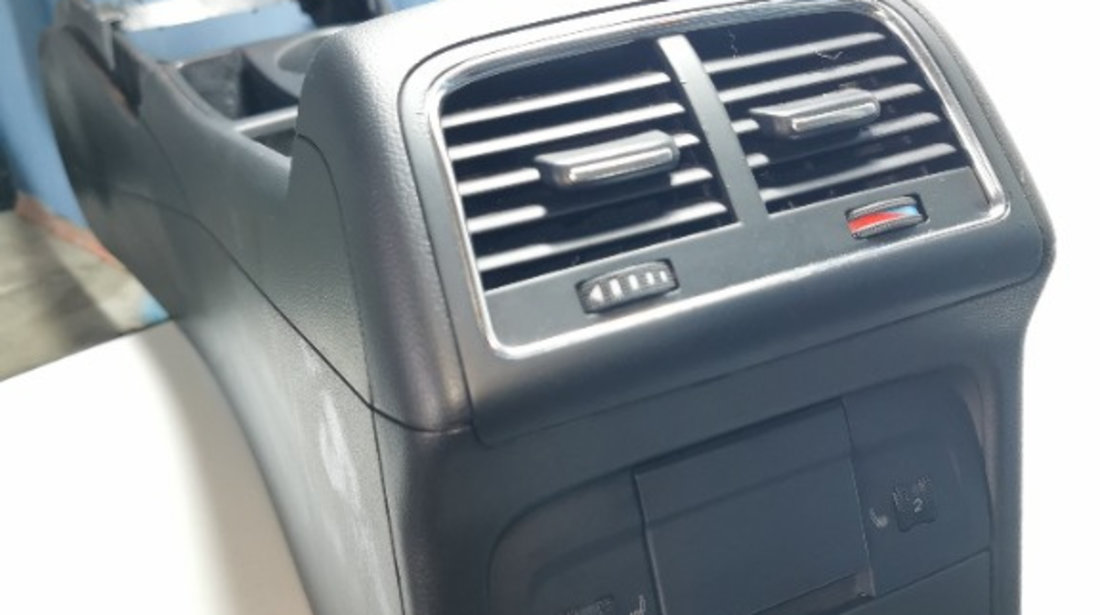 Consola centrala Audi A4 B8 cu butoane incalzire bancheta grila aerisire